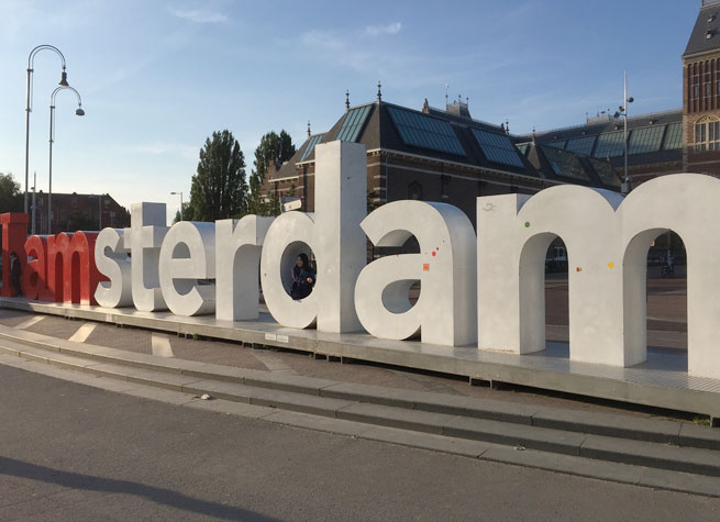Ook in Amsterdam kunt u ons – zonder kosten – juridisch advies vragen over bestemmingsplannen, verbouwingen en milieuzaken. Bel of stuur gerust een bericht, u krijgt altijd snel een reactie van ons.